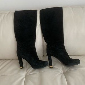 “LOUIS VUITTON” Gorgeous Black Suede Boots